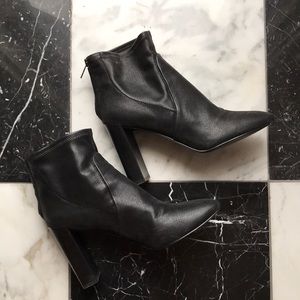 Chic Banana Republic ankle booties
